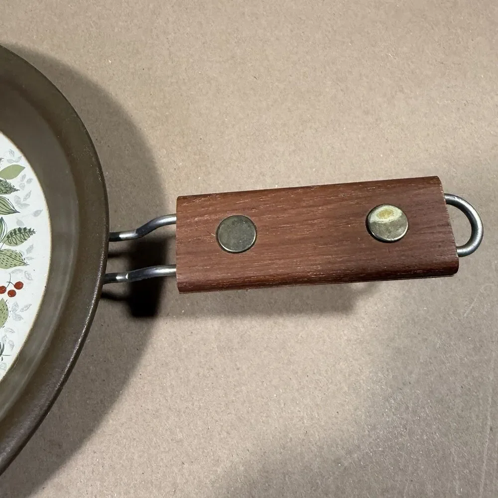Vintage FIGGJO Flint BRAZIL Design Frying Pan in Valcanus by Norway 8 1/4